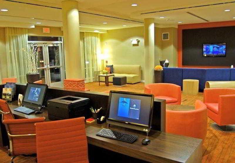 Hotel Courtyard Milwaukee Airport Facilidades foto